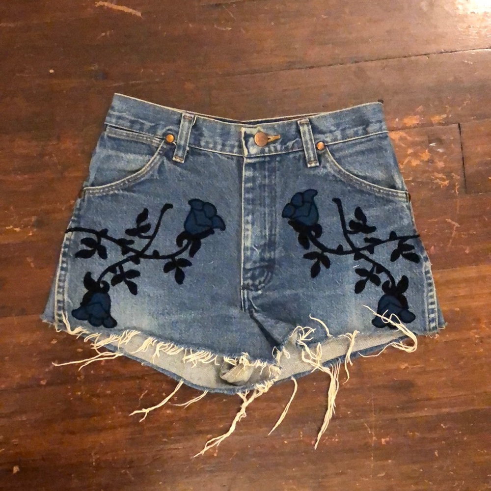 Vintage Embroidered Wranger Jean Shorts